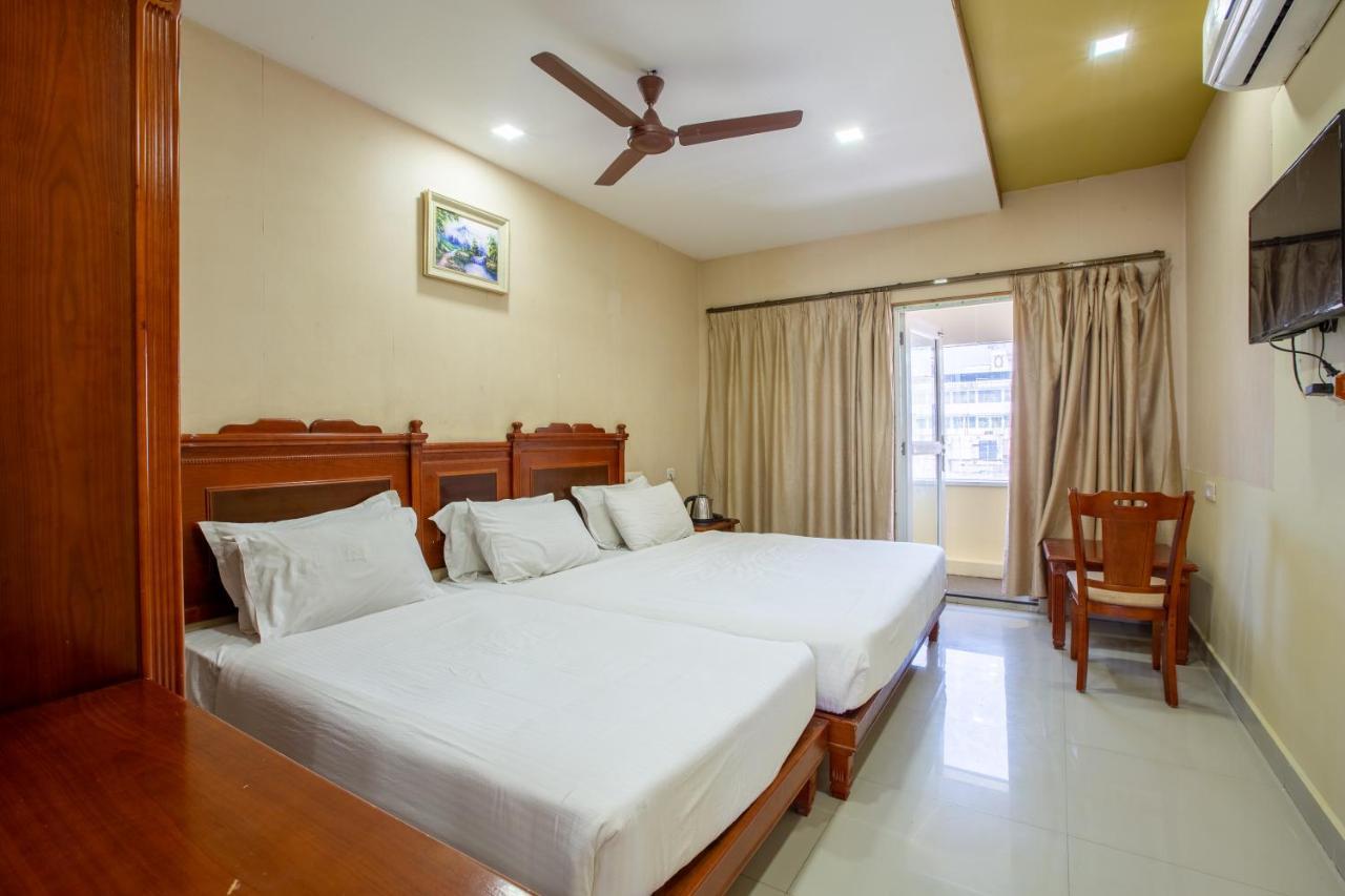 Svs Grande Hotel Pudukkottai Exterior foto