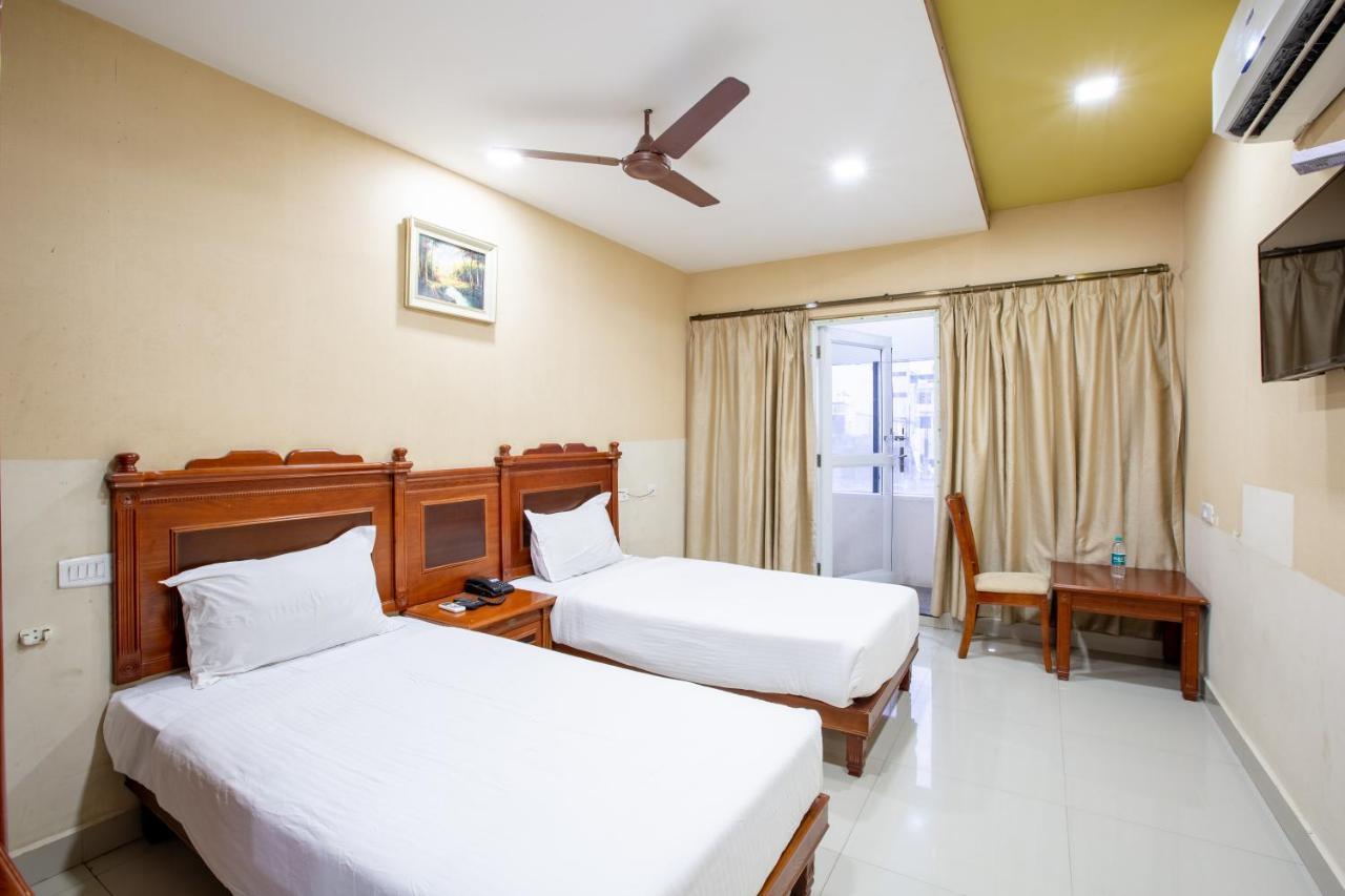 Svs Grande Hotel Pudukkottai Exterior foto